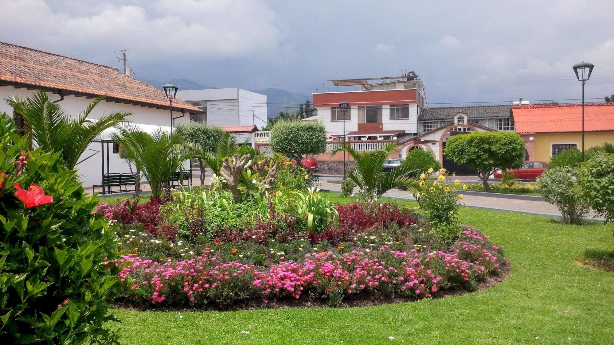 Hostal El Parque Tababela Exterior photo